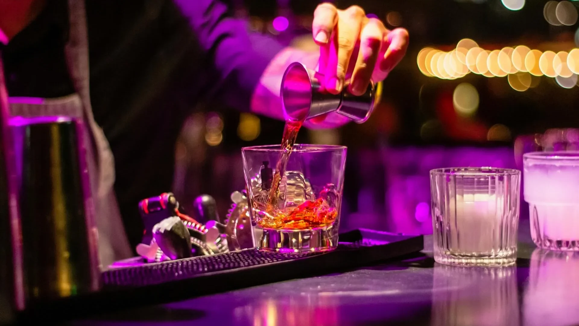Innenraum der Cocktailbar